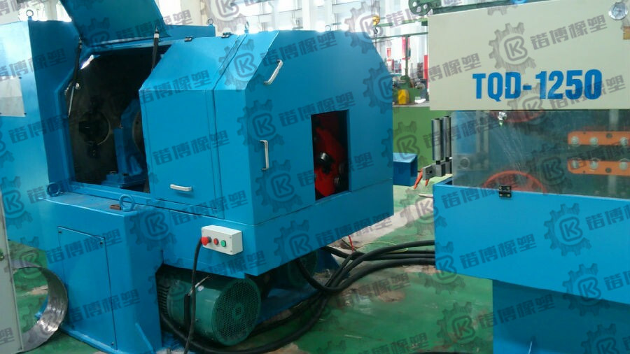 連鎖瓦楞鎧裝機(第三代)